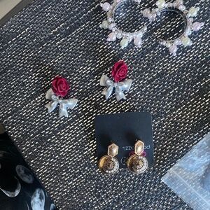 Three pairs earrings